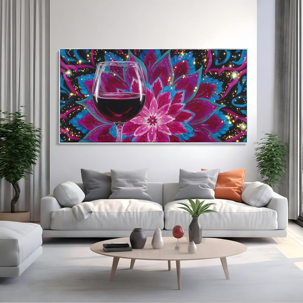 Tablou canvas cu tablou canvas cu pahar de vin si mandala, in rama de aluminiu argintiu, pe perete intr-un living